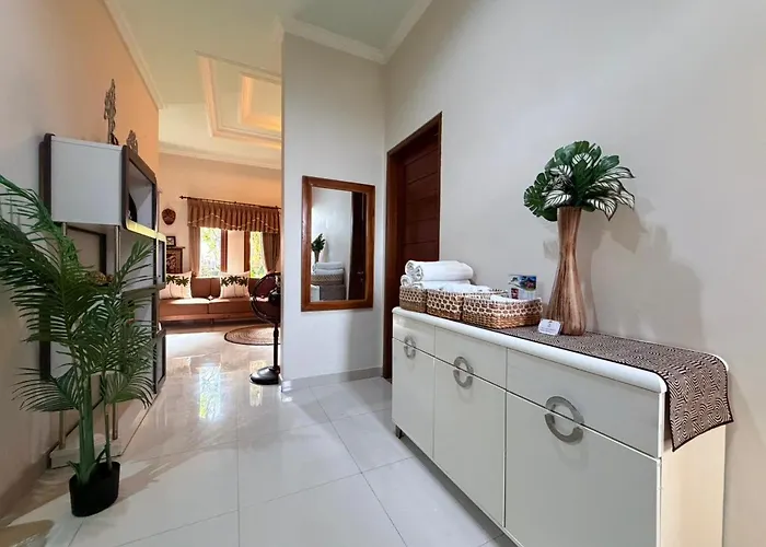 Suites Home Nusa Dua Bed & Breakfast