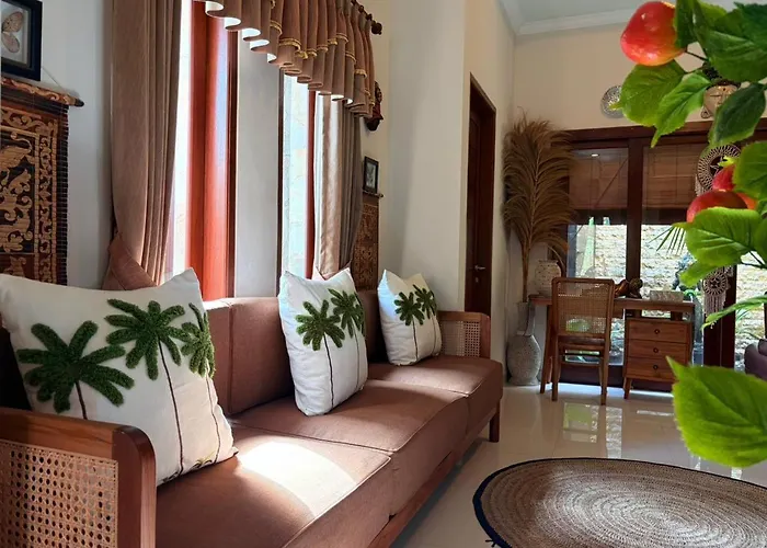 Bed & Breakfast Suites Home Nusa Dua